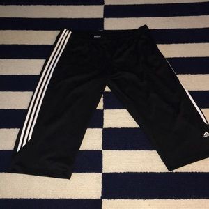 Black XL Adidas sort crop pants